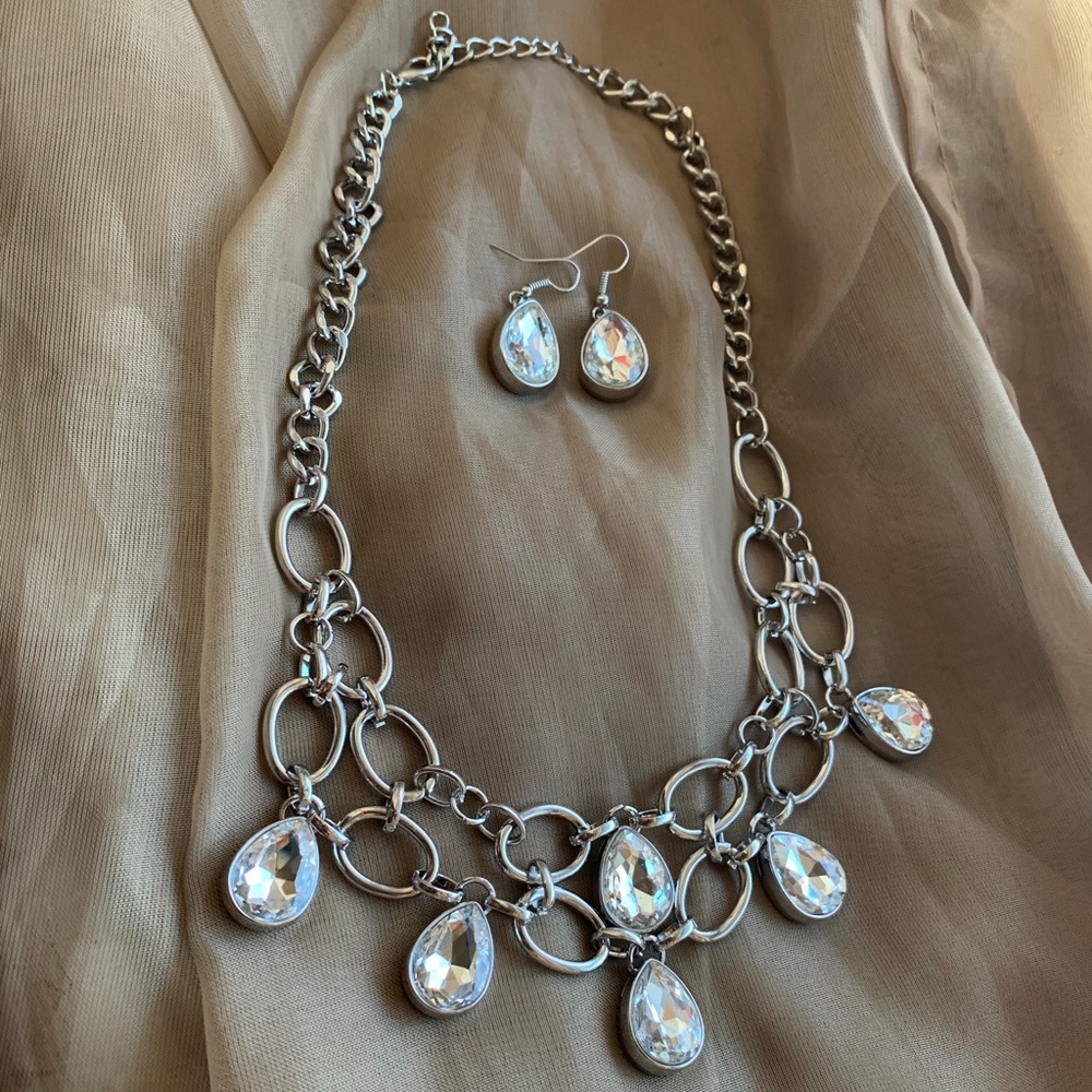 Blinding Bling Necklace and Earring set.